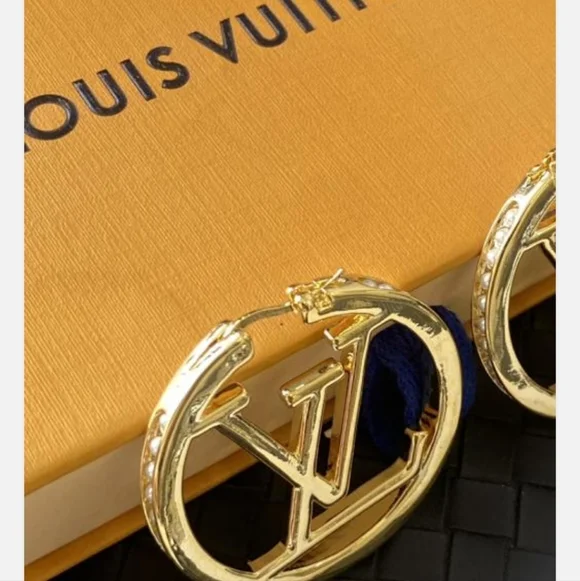 Louis Vuitton Gold Logo Pearl  Hoop Earrings NEW RARE - Picture 4 of 16